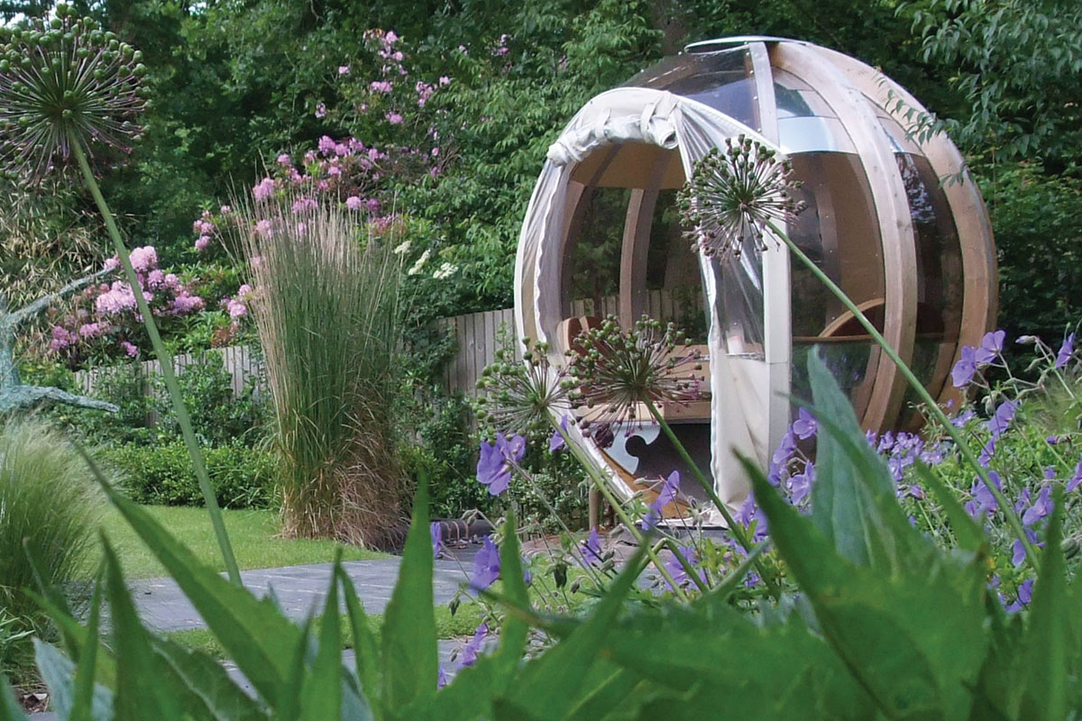 Francesca loves working with her clients to create their perfect garden